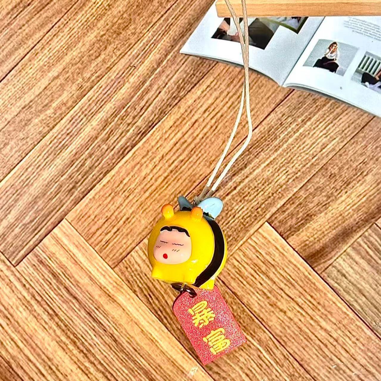 Crayon Shin-chan Bienen-Cospla – Car Accessories App Bewertung und Preis